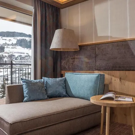 Zentral ****superior Hotell