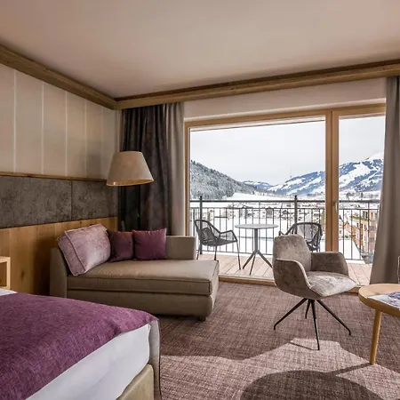 Zentral ****superior Hotell