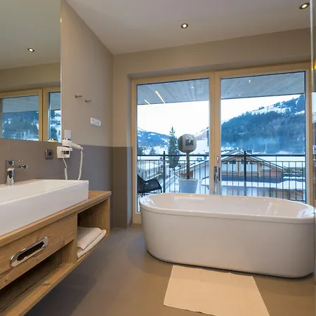 Zentral ****superior 4* Kirchberg in Tirol