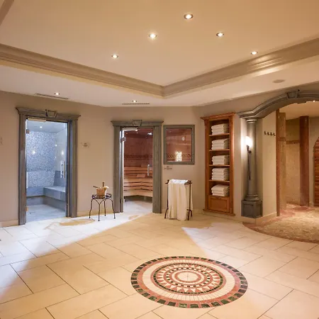 Zentral ****superior 4*