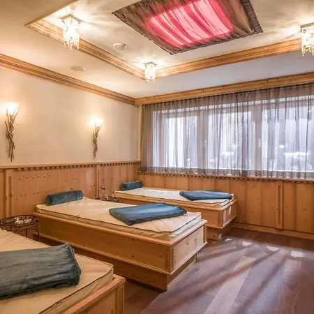 Zentral ****superior Hotell