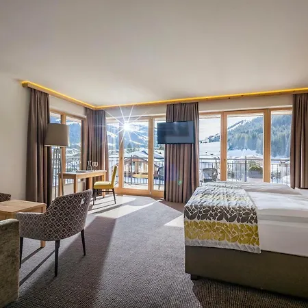 Zentral ****superior Hotel