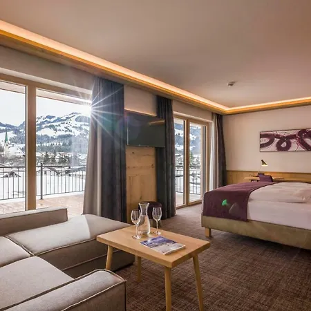 Zentral ****superior Hotell