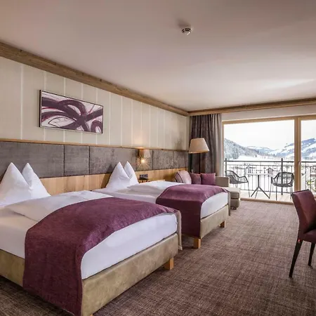 Zentral ****superior Hotell 4*