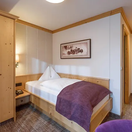 Zentral ****superior Hotel