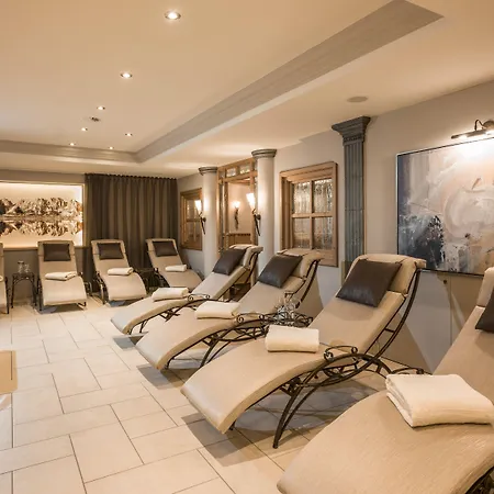 Отель Zentral ****superior Кирхберг