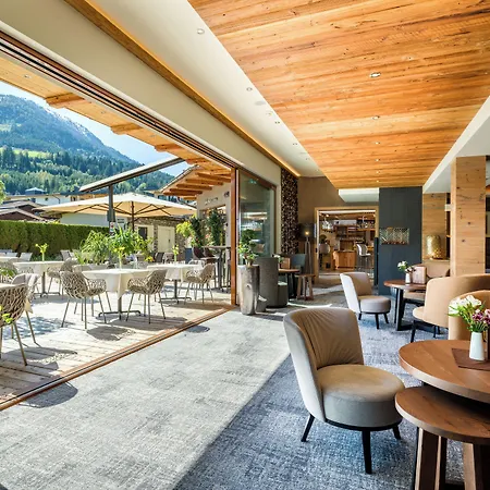 Отель Zentral ****superior Кирхберг